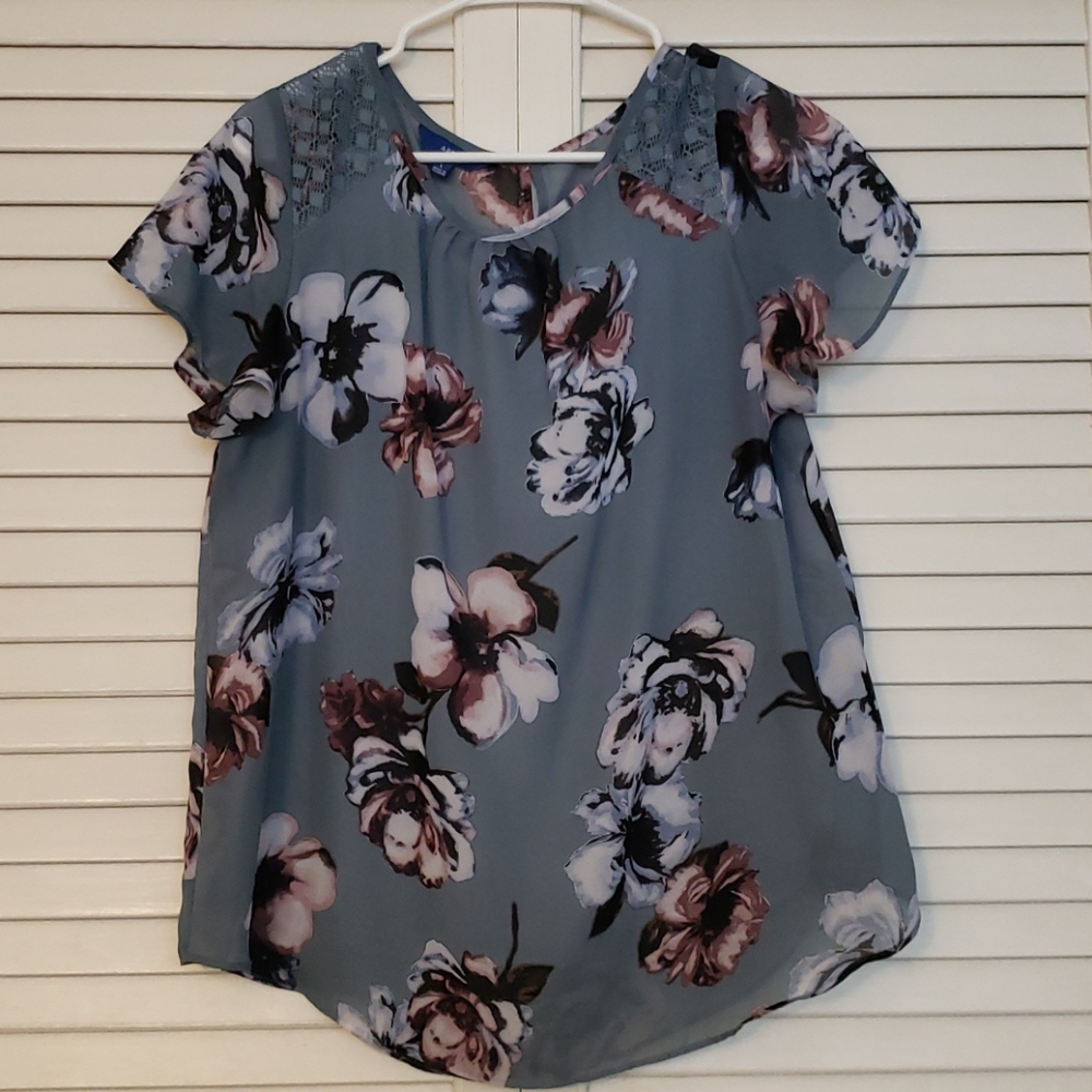 Blue flower blouse size L